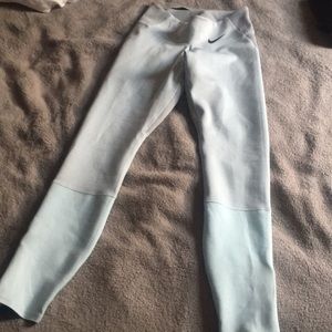 NIKE DRI FIT FULL LENGTH SIZE SMALL.